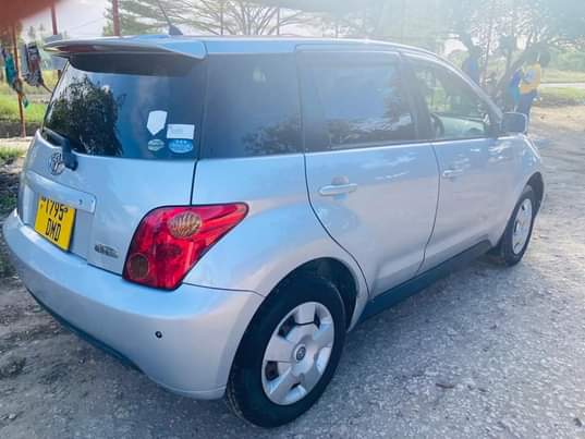 A picture of TOYOTA IST DMD Year 2004 Engine 1290cc Low Milleage Tairi