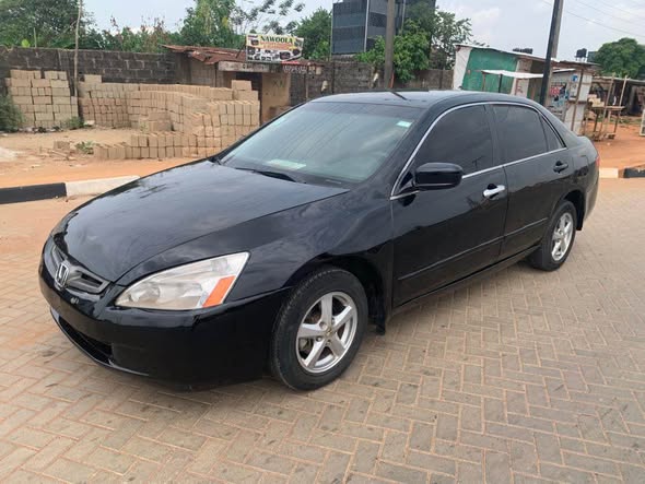 A picture of Honda Accord 05