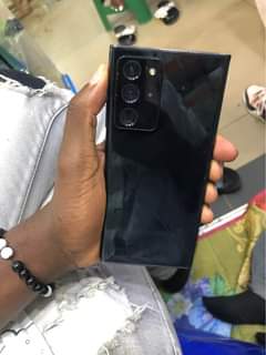 A picture of Note 20 ultra at 450k small screen issue