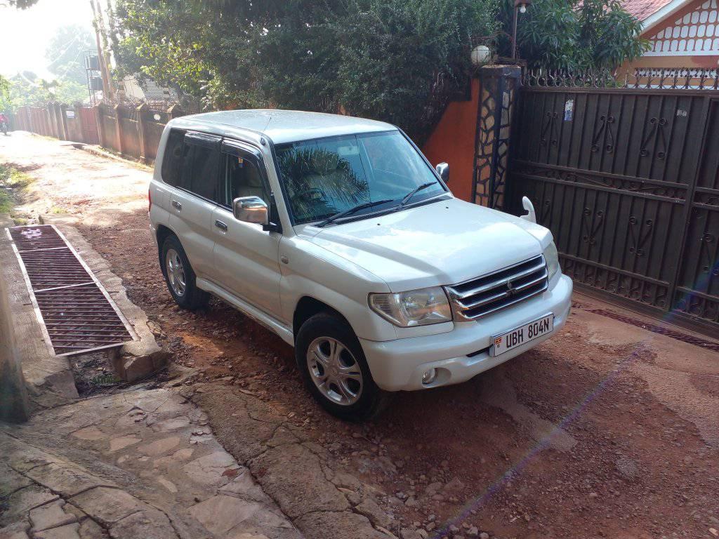 A picture of 2009 Pajero io Mitsubishi 2009 Great