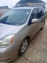 A picture of 2005 Toyota Sienna XLE