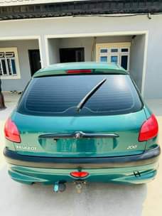 A picture of 2002 Peugeot 206