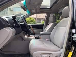 A picture of Direct Belgium Standard 2008 Toyota highlander Limited Car is kitted
