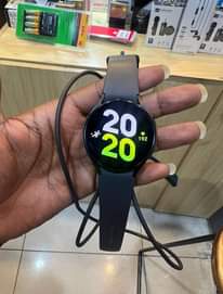 A picture of Samsung galaxy watch 5 0687359535