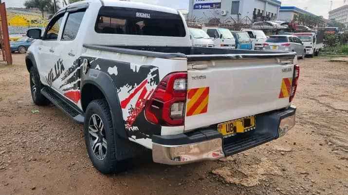 A picture of Toyota hilux 2015 78m diesel auto