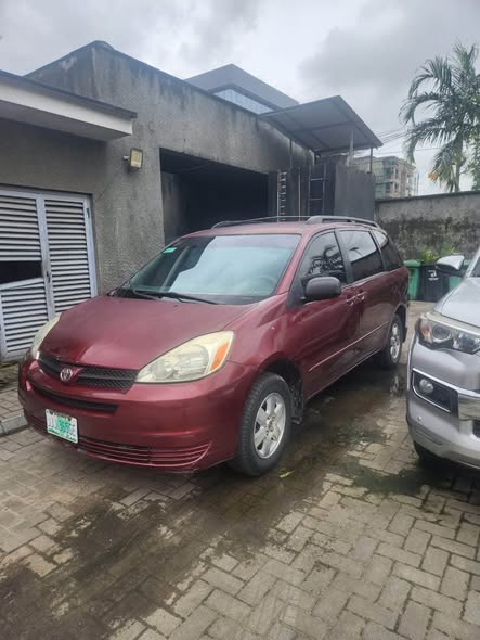 A picture of 2006 Toyota Sienna