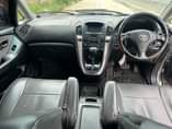 A picture of TOYOTA HARRIER