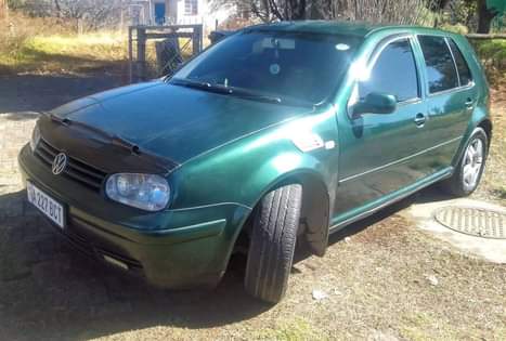 A picture of 2010 Golf 4 2liter engine