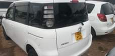 A picture of Toyota Sienta
