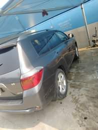 A picture of Toyota Highlander 2008 3Rols seat first body paint Condition Engine