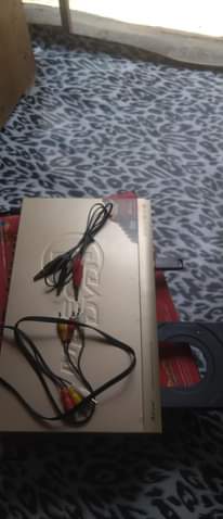 A picture of hii ni DVD MPYA KABISA na niyakisasa unaweza kuotumia kwa