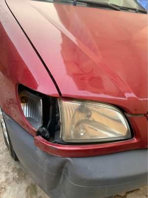 A picture of Toyota sienna 02