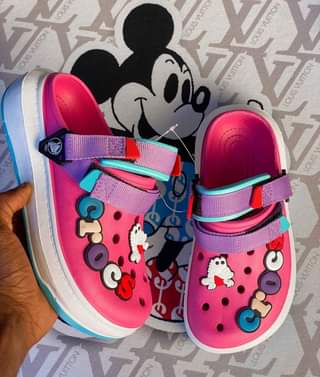 crocs