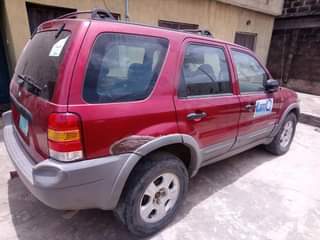 A picture of Very Clean Ford Escape 2004 First body