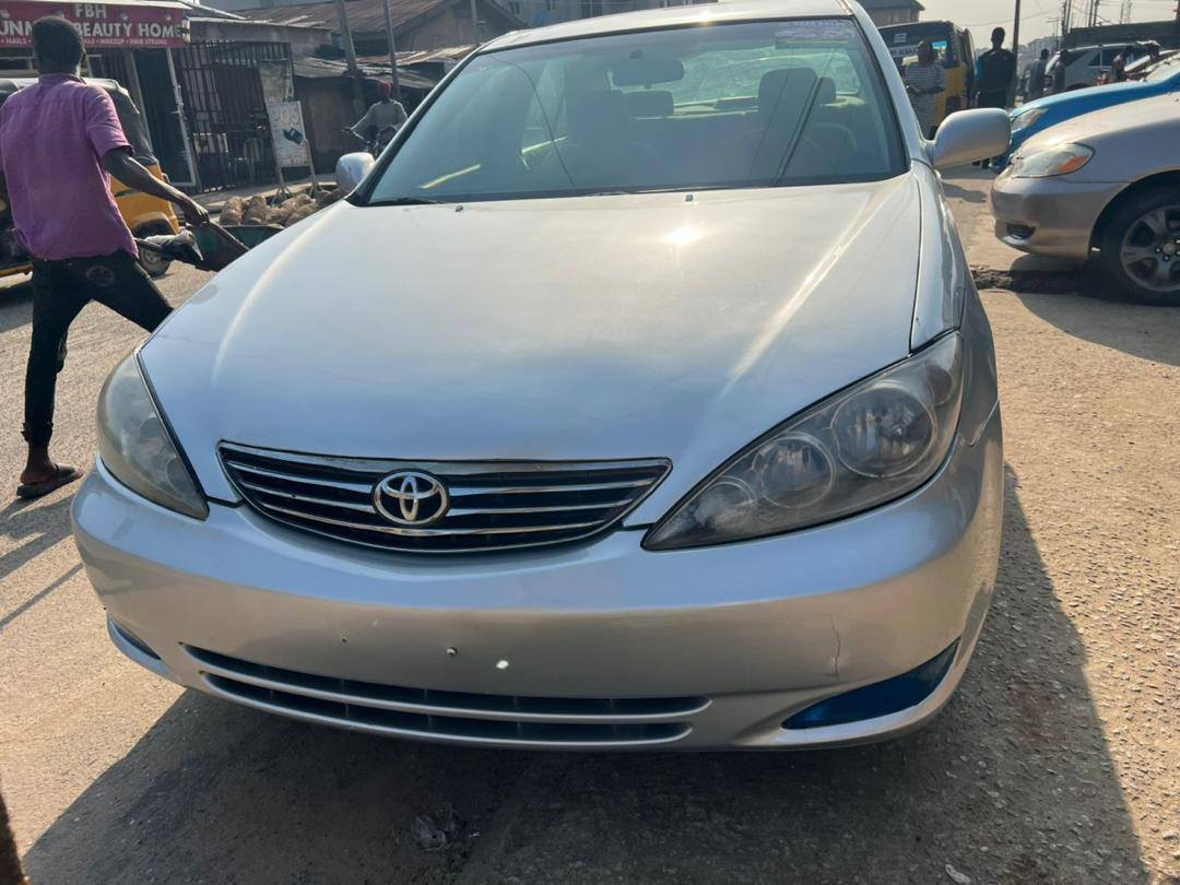 A picture of Toyota Camry 2004 registered 09066107030 