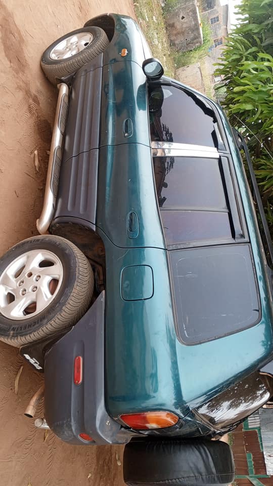 A picture of Toyota Rav 4 2000model Engine and gear perfect ok AC