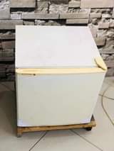 A picture of MINI FRIJI INAGANDISHA NA KUPOOZA TSH 135 000 CALL 0746424265