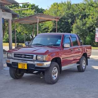 A picture of Toyota hilux 2 8
