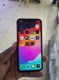 A picture of iPhone Xr 128GB internal storage. 0753764650