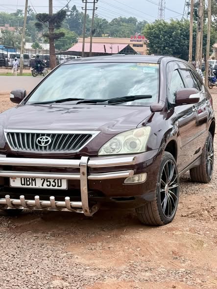 A picture of Toyota Harrier 2009