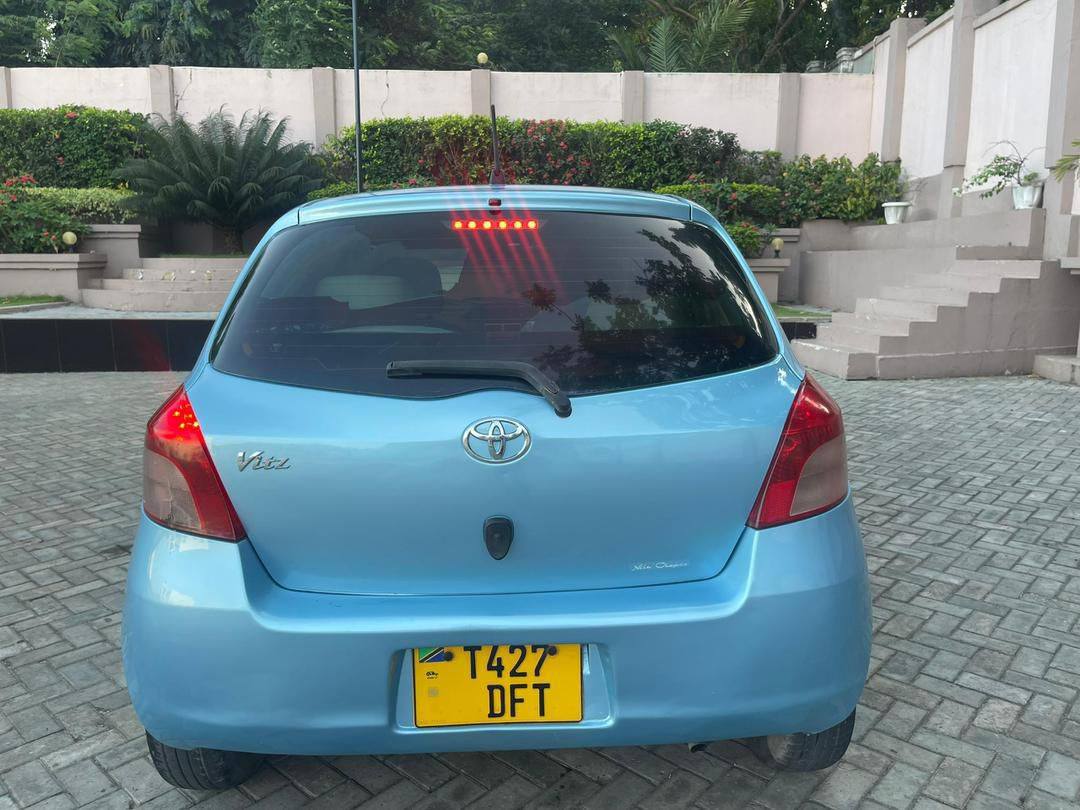A picture of TOYOTA VITZ 