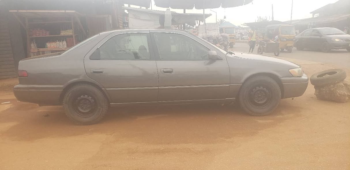 A picture of Camry 2000 08134998665