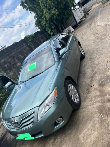 A picture of car