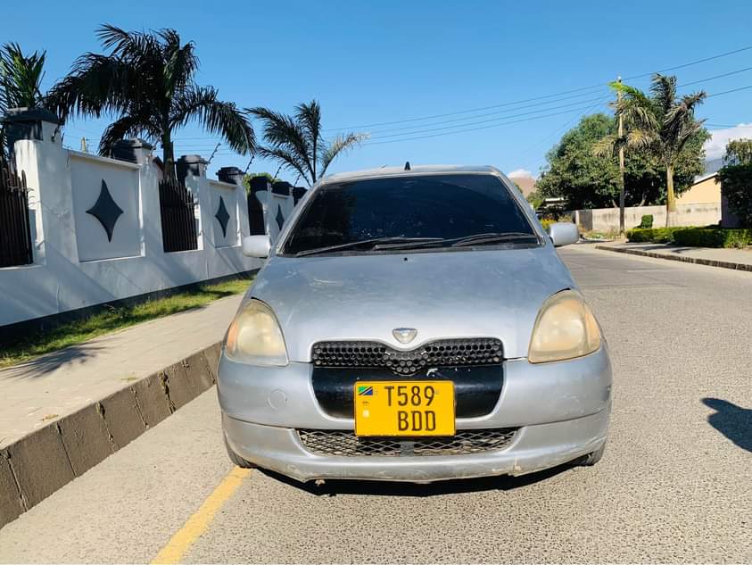 A picture of vitz cc 1290 Bei 2.8ml chap MBEYA 0625764751