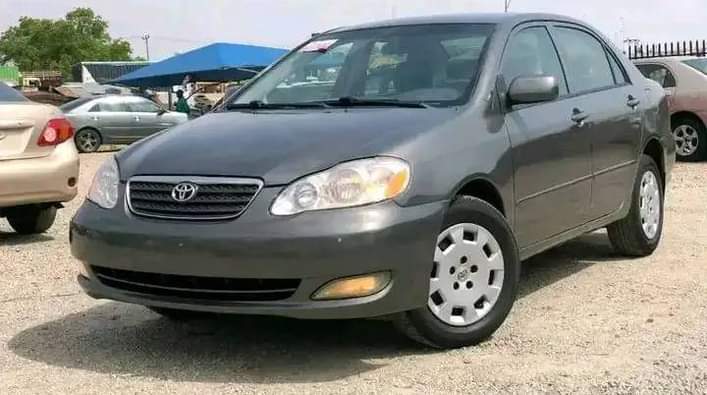 A picture of Brand TOYOTA Model COROLLA Year 2005 Transmission Automatic Price 2