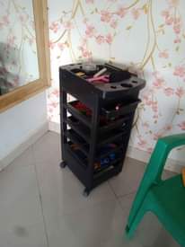 A picture of vifaa vyote vya salon vinauzwa. unachukua nakuanza kazi. 1.5M ukitaka