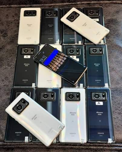 A picture of Aquos R6 used clean