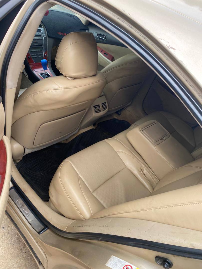 A picture of Lexus ES350