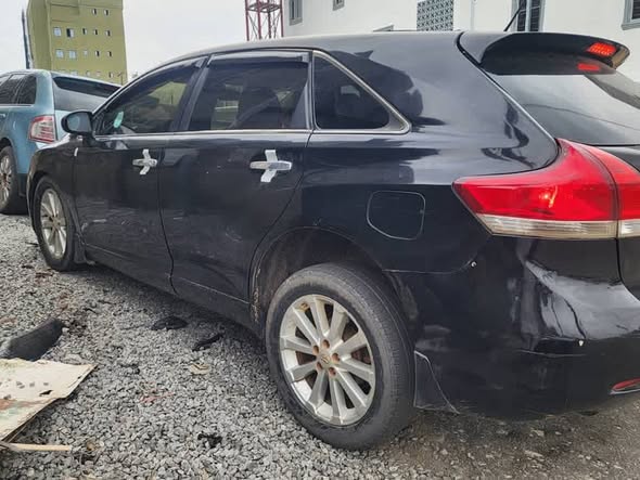 A picture of Toyota Venza 010