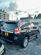 A picture of Prado ya Diesel automatic price 130M 0718132140