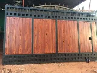 A picture of SLIDING GATES