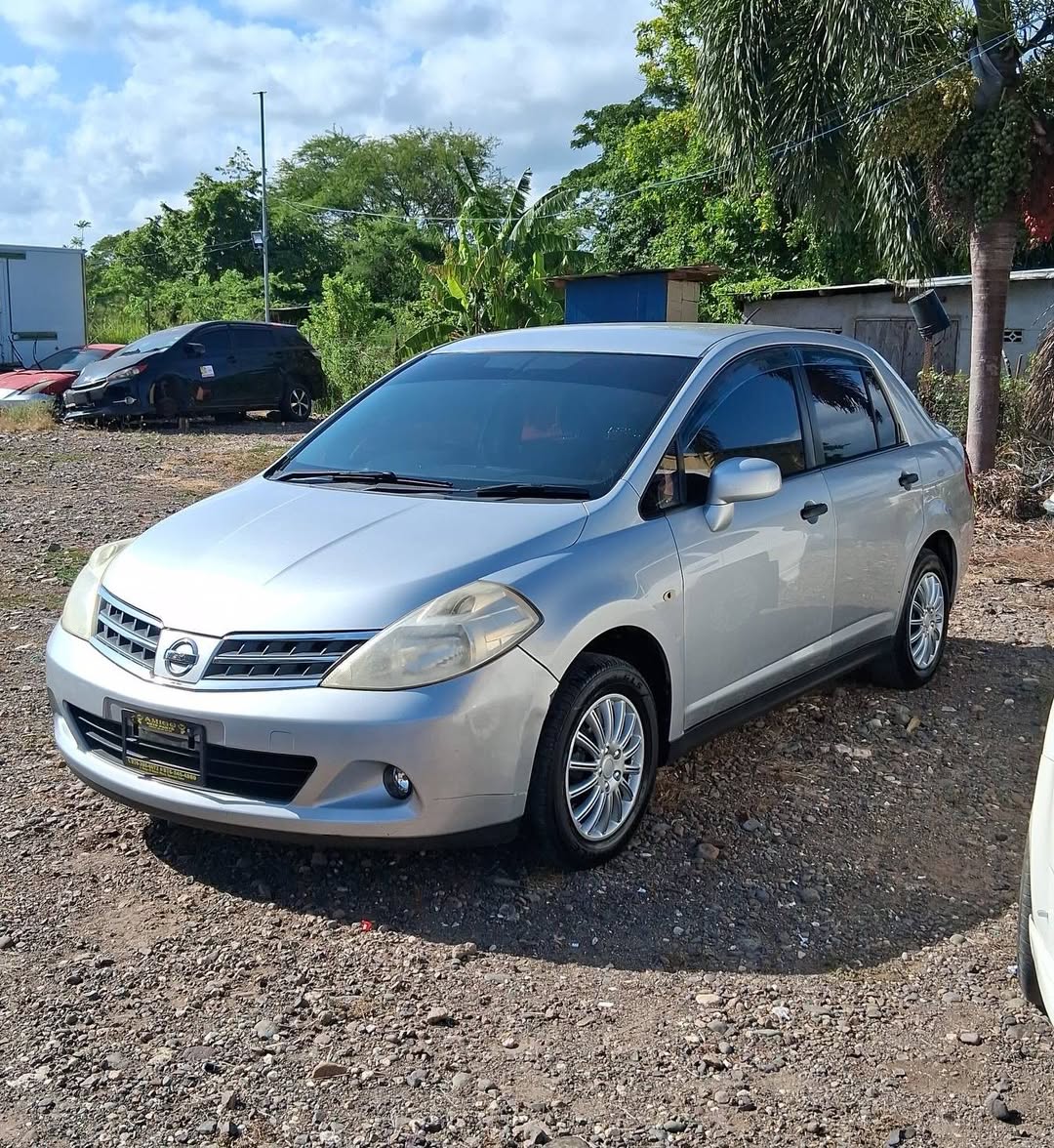 used nissan tiida