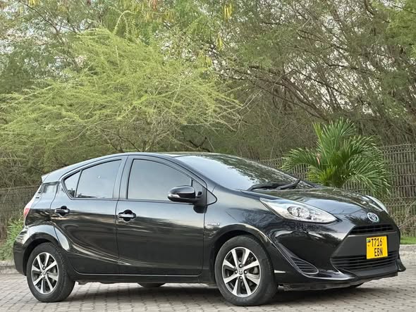 A picture of TOYOTA AQUA 2017 Push to Start Low Mileage 82 000