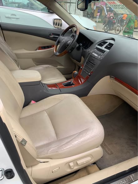 A picture of 2010 Lexus Es350 for sale