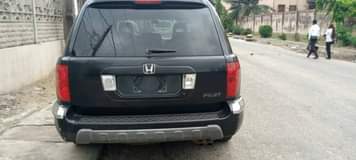 A picture of Honda pilot