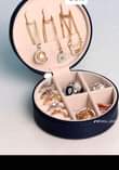 A picture of Jewelry kit