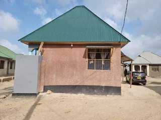 A picture of NYUMBA INAUZWA IPO MBAGALA CHAMAZI MAGENGEN BEI MILLION 19 PG