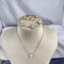 A picture of set ya cheni na hereni bracelet