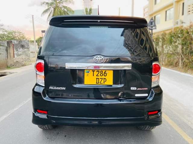 A picture of Toyota Rumion
