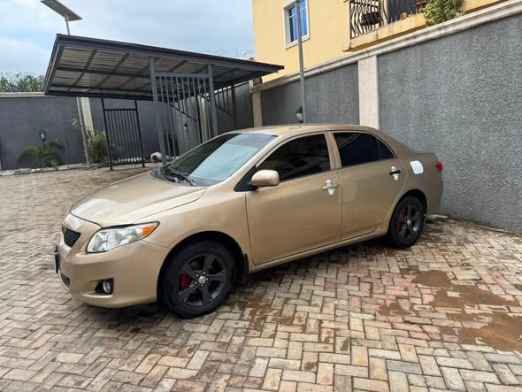 A picture of 2010 TOYOTA COROLLA