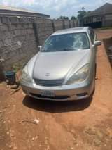 A picture of 2004 LEXUS ES 330