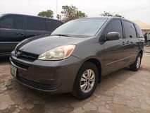 A picture of TOYOTA SIENNA