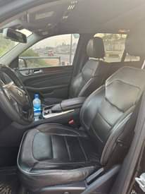 A picture of 2014 2015 Benz ML350 fullest option 3minths use