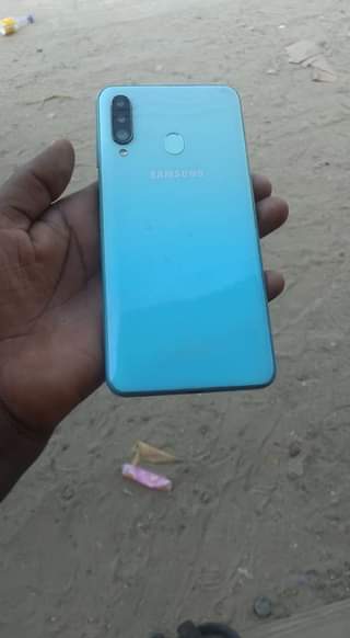 A picture of Samsung Galaxy m40 hiii apa gb128 ram6 net4g 0686820249
