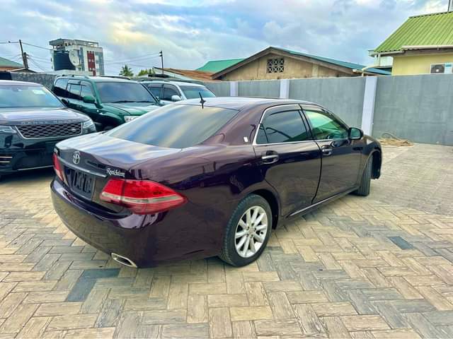A picture of TOYOTA CROWN NEW MODEL 