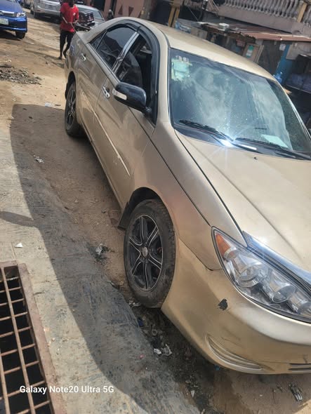 A picture of 2006 Toyota camry